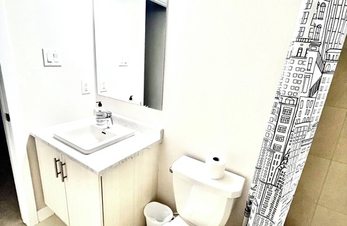 Ottawa Division House | New Entire Upper level basement suite. Bright and spacious. Pet friendly.