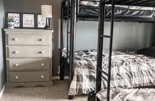Lone Butte House | NEW!!! Fall/Winter Getaway on the shores of Horse Lake