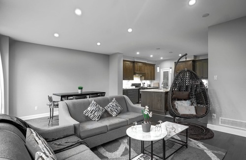 Carleton Place House | New Gorgeous Home In Carleton Place, Close to Beach BoatLaunch |20 Min To Ottawa