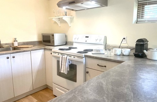 Saanich East Apartment | New gorgeous private studio suite in country setting with laundry and parking.