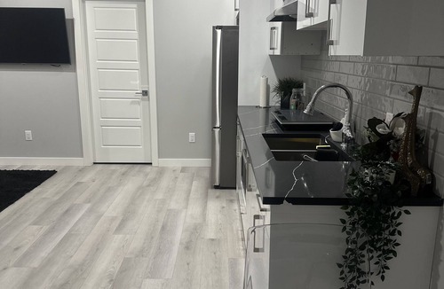 Leduc Apartment | New haven get-away.