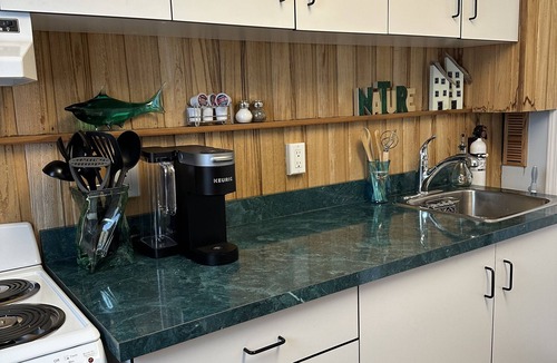 Langford Apartment | New Listing! Cozy one bedroom beach retreat with easy access to everything !