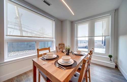 North End House | New Luxurious Modern 2BR Condo Sleeps 5 Coffee, AC, WIFI