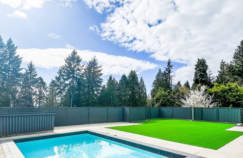 Hollyburn House | New Luxury Large Modern Home with Pool & Views