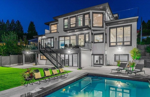 Hollyburn House | New Luxury Large Modern Home with Pool & Views