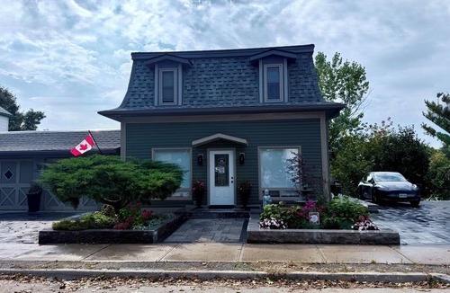 Gananoque Apartment | NEW- LUXURY WATERFRONT WALKOUT, Steps to downtown Gananoque & 1000 Island ferry