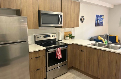 Jasper Apartment | New modern 1 bedroom suite with kitchen and laundry