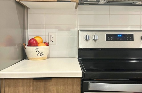 Jasper Apartment | New modern 1 bedroom suite with kitchen and laundry