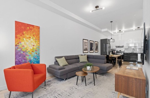 La Petite-Patrie Apartment | New Modern 2bdr Apartment in Little Italy