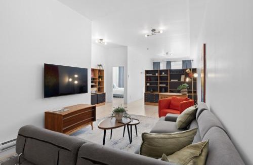 La Petite-Patrie Apartment | New Modern 2bdr Apartment in Little Italy