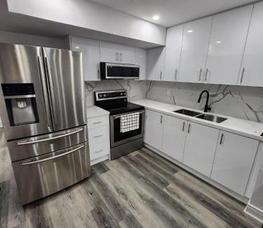 Alcona House | New Modern room in Innisfil