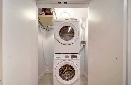 North End Condo | NEW Ocean Bay New Luxury Condo Sleeps 5 Parking, Coffee, AC