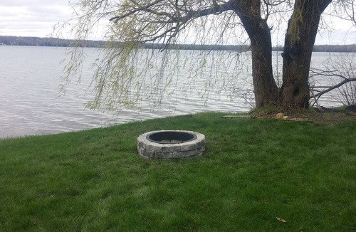 Springwater Cottage | New open/modern waterfront home/cottage now with Fibre Internet