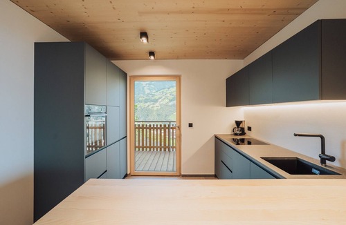 Caines Apartment | New Opening: 'Huetterhof Apartment Huetter' with Mountain View, Private Terrace, and Wi-Fi