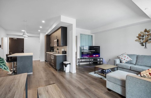 Niagara Falls Apartment | New+ Peaceful 2BR Family Retreat | 7 Mins To Falls