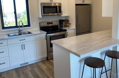 City Centre House | New, private, 1 bedroom carriage house downtown Kamloops (pet friendly)
