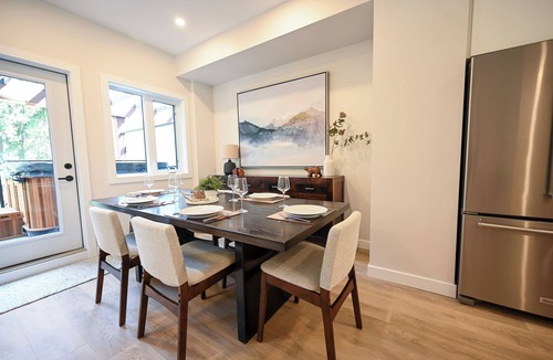 East Kootenay House | NEW Slope-side Townhouse at Panorama with hot tub and mountain views