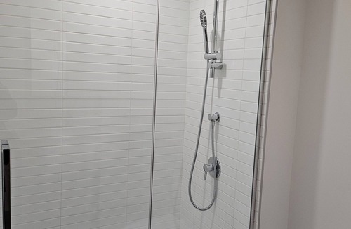 Gay Village Condo | New studio in Ville-Marie, near subway, 20 mins to Old Town, with gym/lounge