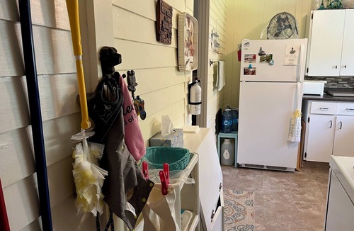 Dunnottar Cottage | New to VRBO! Classic cottage w/lovely view of Lake Wpg. Steps from the water!