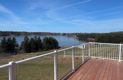 French River Cottage | NEW waterfront cottage, gorgeous views of the Sou'West River, minutes to beaches