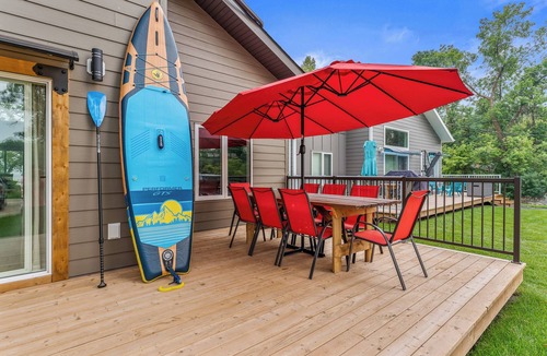Dunnottar Cabin | New Waterfront Luxury Cabin on Lake Winnipeg