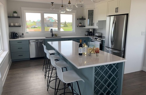 New London House | New waterfront vacation home near Cavendish. 3+ night bookings. Sleeps 10.