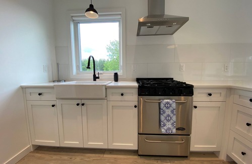 Grey Highlands Cottage | Newer build - ready for spring & summer guests!