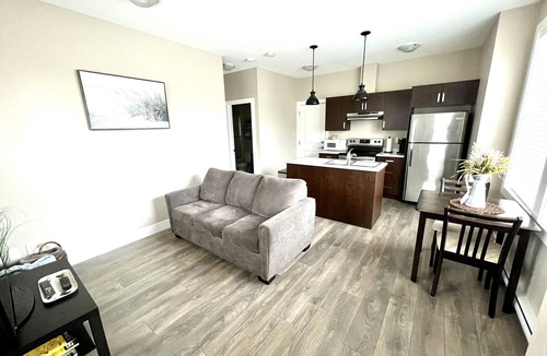 Langford Apartment | Newer private cozy 1 bdrm suite located 5 mins from all amenities.
