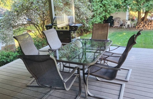 Inverhuron Cottage | Newly Built 3 Bedroom Cottage, Steps to the Beach