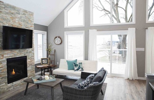 Port Stanley Cottage | Newly Built Cottage with a Stunning View! (Upper level)
