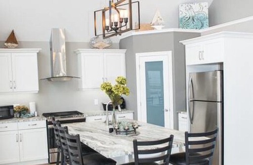 Port Stanley Cottage | Newly Built Cottage with a Stunning View! (Upper level)