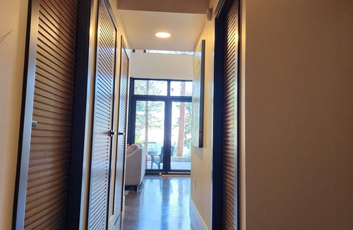 Regional District of Nanaimo Cottage | Newly built Grand Cedar Lodge on the Straight of Georgia.