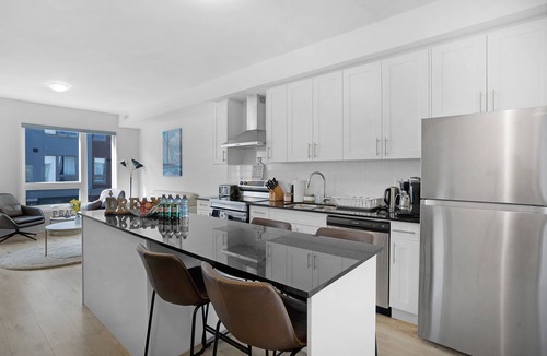 Durham Region House | Newly Built Modern 4BR 2.5Bath Townhouse Free Parking Amazing view!Entire house