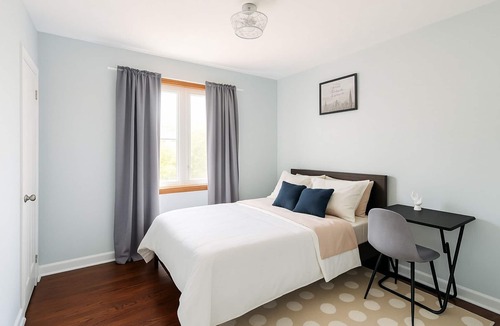 Jane and Finch Bed & Breakfast | Newly Reno’d 3BR Bungalow w/Backyard Volleyball Set—Near TTC & Rogers Stadium!