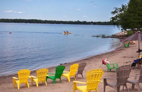 Drummond-North Elmsley House | Newly Renovated 2 Bedroom Beach Front Condo 2A