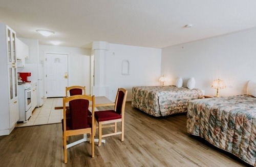 Red Deer Apartment | Newly renovated 2 Queen suite with Kitchenette