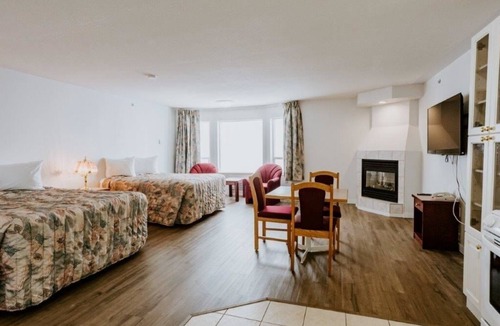 Red Deer Apartment | Newly renovated 2 Queen suite with Kitchenette