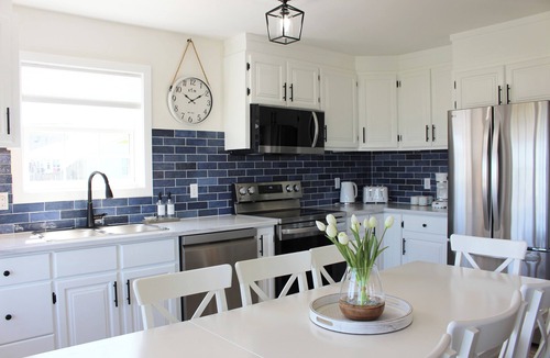 Sea View Cottage | Newly Renovated 4-bedroom Cottage with AC, 4 Minute Walk To The Beach!