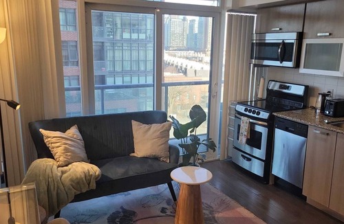 Beaconsfield Village Condo | Newly Renovated Condo in Downtown Toronto
