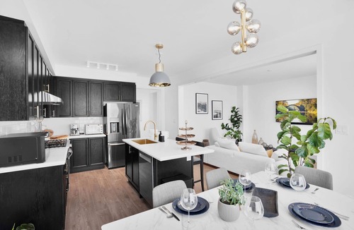 Thorold House | Newly Renovated Modern Home near Niagara!