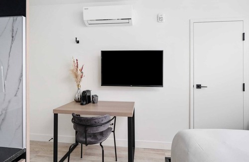 Gay Village Apartment | Newly renovated studio in Le Village