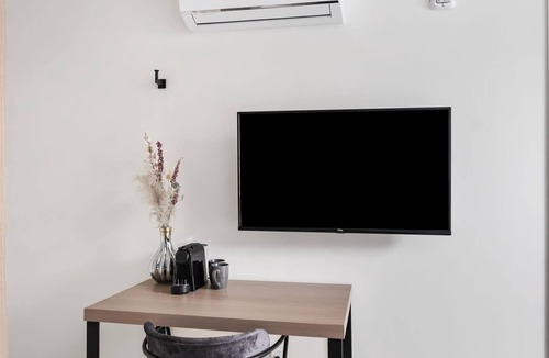 Gay Village Apartment | Newly renovated studio in Le Village