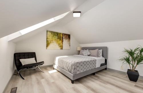 Hillhurst House | Newly Renovated Vacation Home w/Hot Tub & Garage
