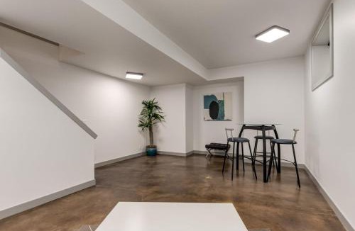 Hillhurst House | Newly Renovated Vacation Home w/Hot Tub & Garage