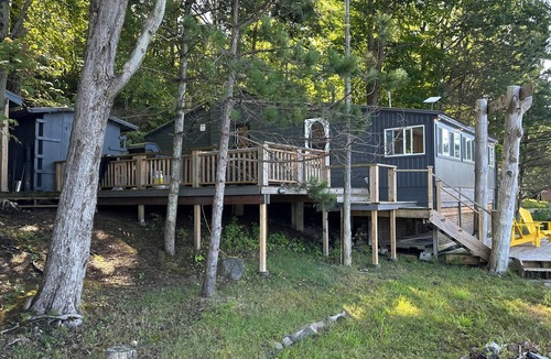 Georgian Bay Cottage | Newly Renovated Waterfront Cottage on Lake Inlet on Honey Harbour!