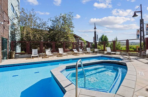 Kimball Junction Condo | Newpark 315-A | Private Hot Tub | Kitchenette | Mountain & Preserve Views | Fireplace | Washer/Dryer
