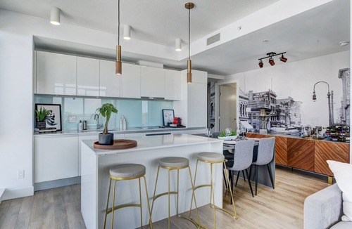 East Village Condo | Next to Bmo/saddledome Downtown Calgary 2 bedroom Penthouse style condo sleep 6