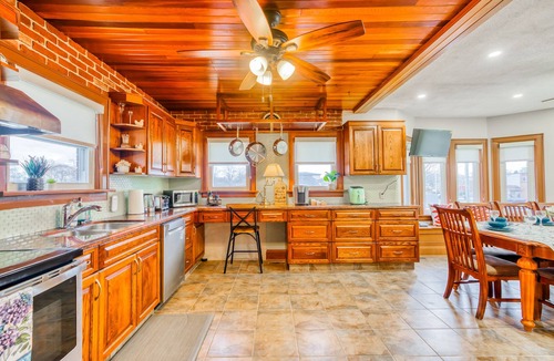 Chippawa Other | Niagara Farmhouse Cottage with Attic & heated Pool