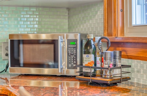 Chippawa Other | Niagara Farmhouse Cottage with Attic & heated Pool