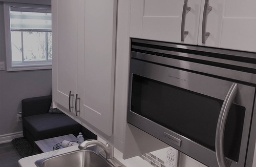 Welland Apartment | Niagara Luxury - Cozy Tiny Home Suite by the River
